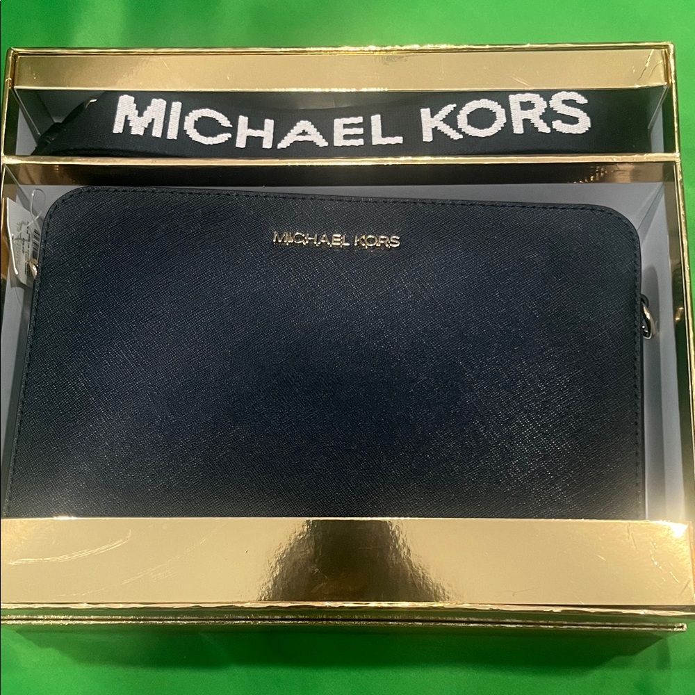 Michael Kors  black leather jet set